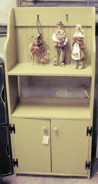 Mini Hutch